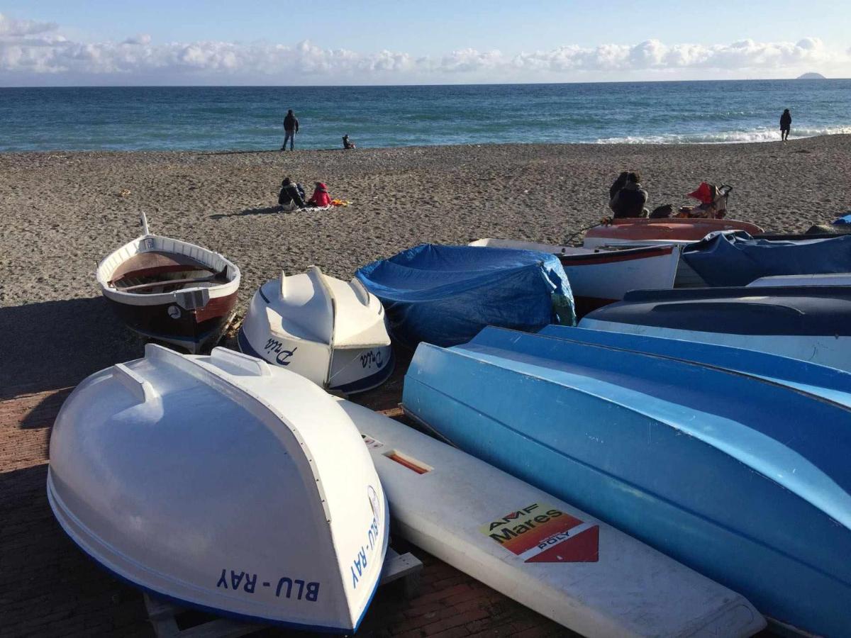 Cipriani 5 Rivieraholiday Pietra Ligure Bagian luar foto