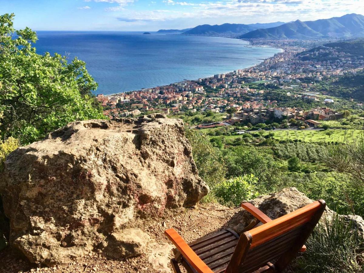 Cipriani 5 Rivieraholiday Pietra Ligure Bagian luar foto