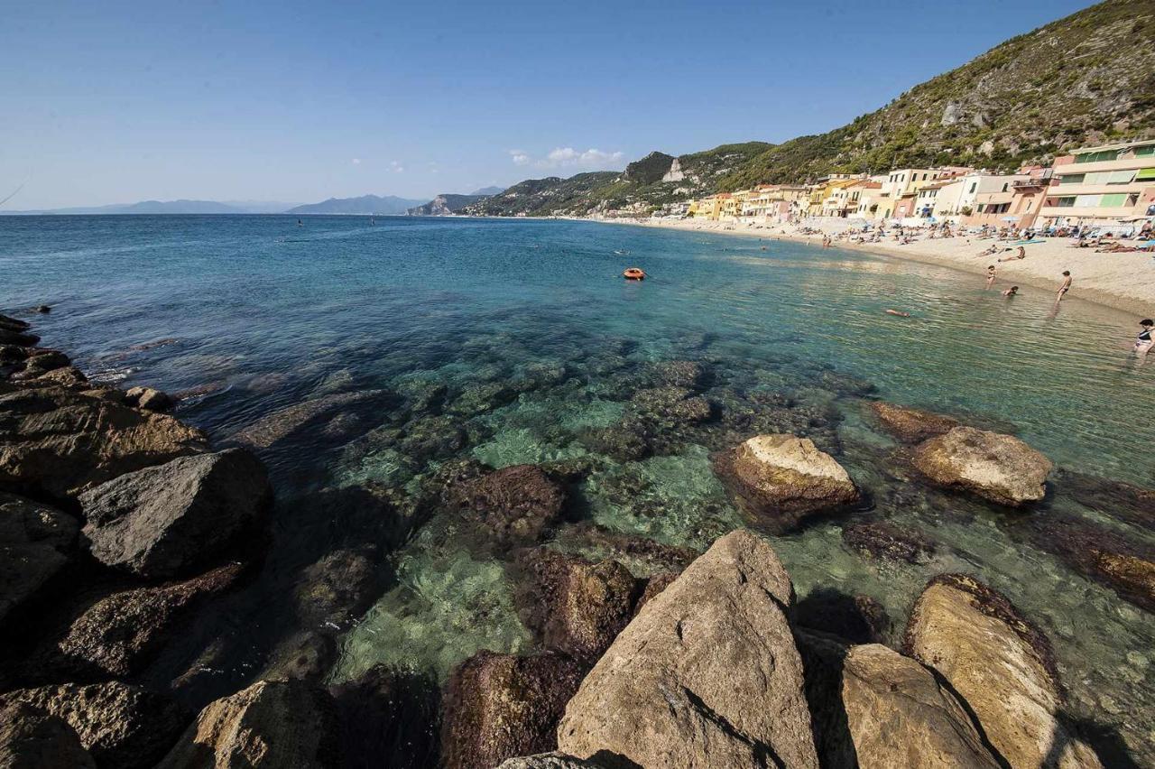 Cipriani 5 Rivieraholiday Pietra Ligure Bagian luar foto